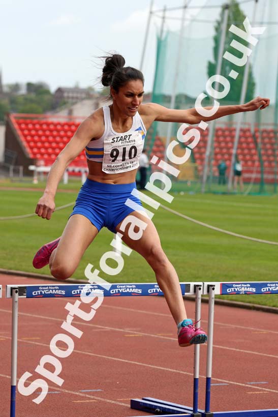 Womens senior 400 metres hurdles, North Eastern Champs, Gateshead Stadium. Photo: David T. Hewitson/Sports for All Pics